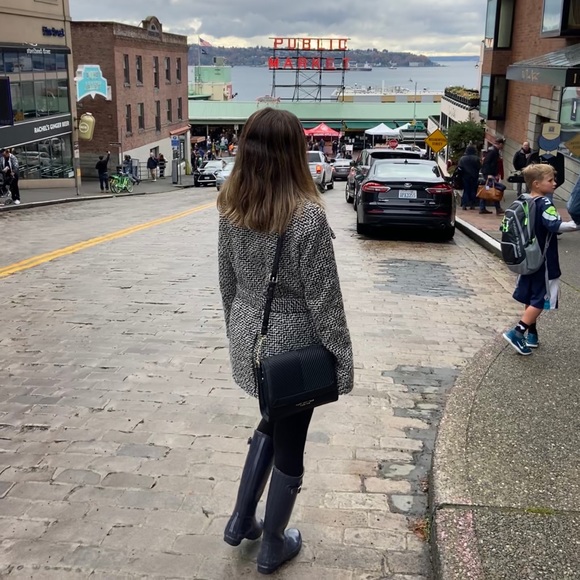 Meet your Posher, Dilay - Picture 2 of 2